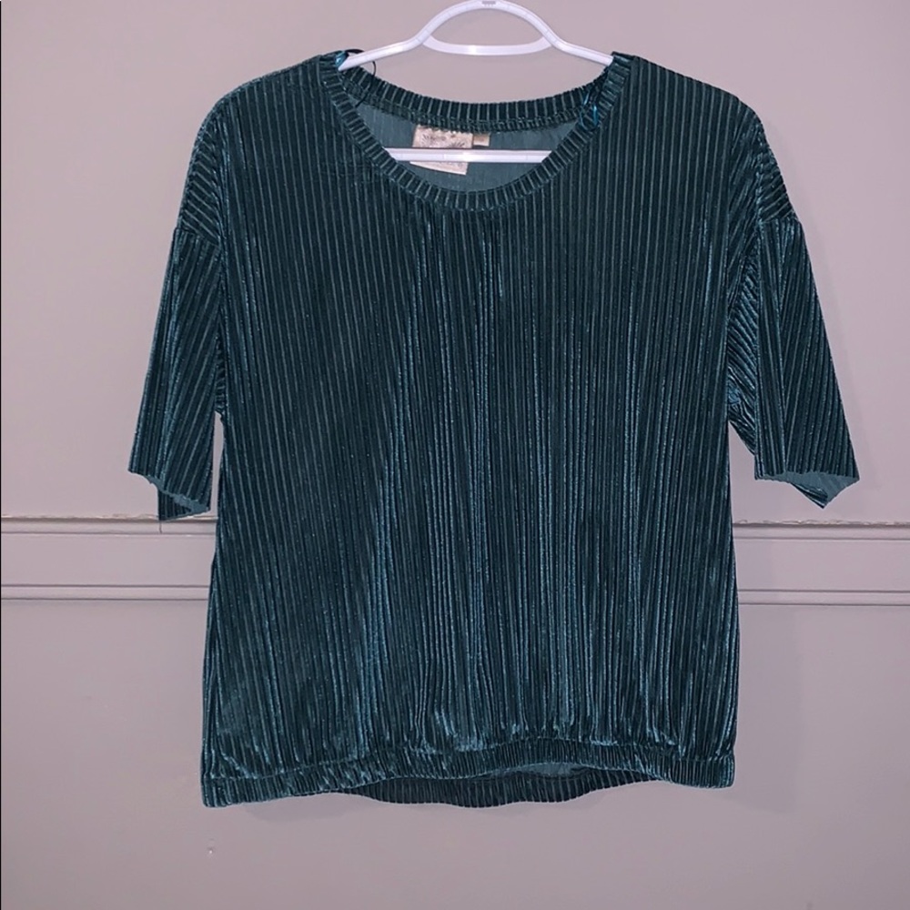 Dantelle green short sleeved shirt